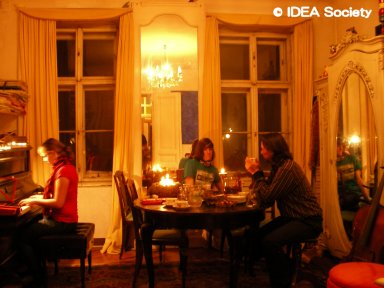 http://www.idea-society.org/data/20091220c.jpg